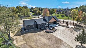6825 Skyevale Ct NE photo