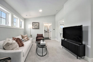 4700 Knapp St NE photo