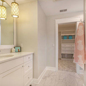 Photos for 844 Skyevale Dr NE