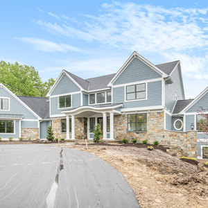 Photos for 844 Skyevale Dr NE