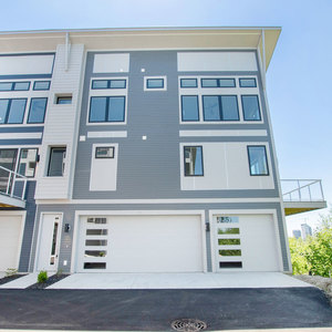 Photos for 631 Fairview Ave NE #3 